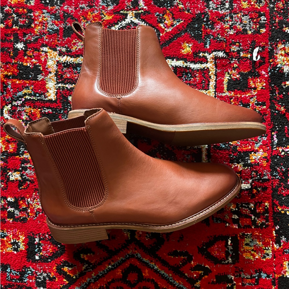 Clark’s Brown Leather Ankle Chelsea Boots Booties women’s size 11W
